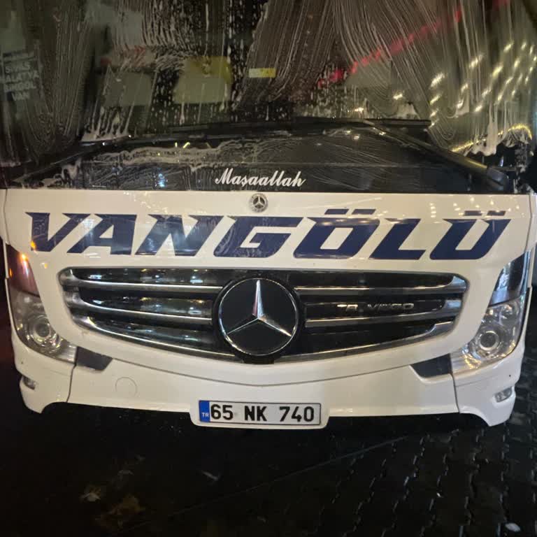 Van Gölü Turizm Muavininin Kaba Ve Aşağılayıcı Davranışları