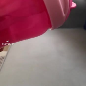 Wee Baby Akıtmaz Diyen Aldık Akıtan Suluk Çıktı