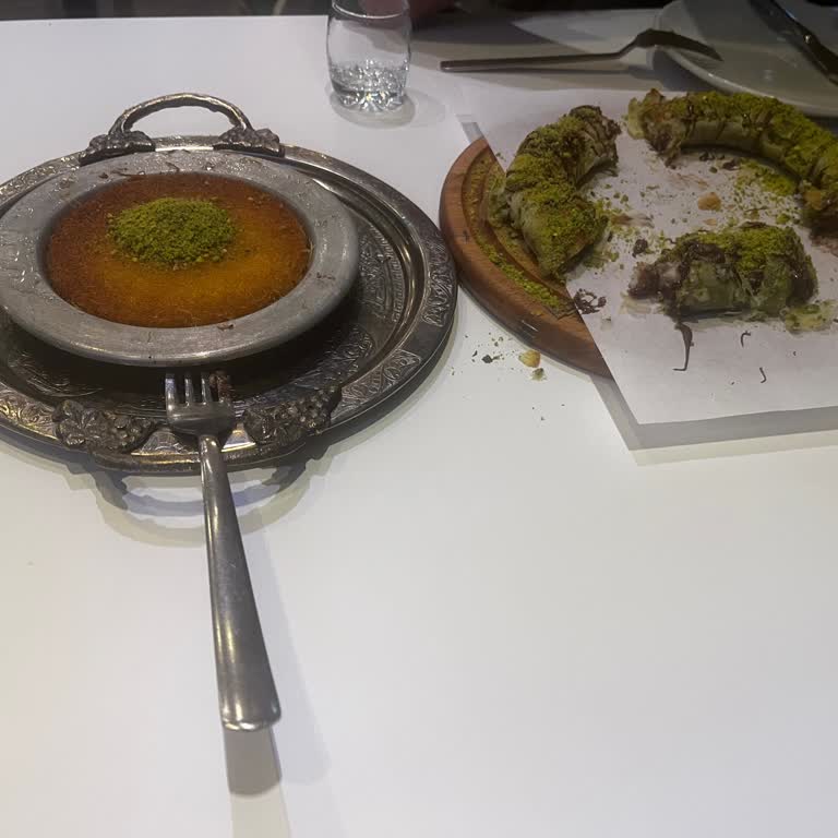 Asır Künefe Hizmet Aksaklığı Yaşadım