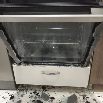 Fırın Camı Kendiliğinden Patladı, Garanti Kapsamı Dışında Bırakıldı