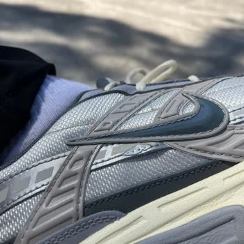 Yeni Alınan Nike Ayakkabının Dikişleri Kısa Sürede Açıldı