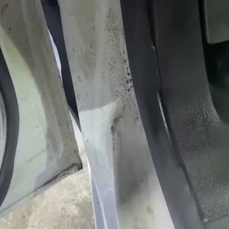 Opel Yetkili Serviste Bilgilendirme Eksikliği Ve Kirli Araç Teslimi Mağduriyeti