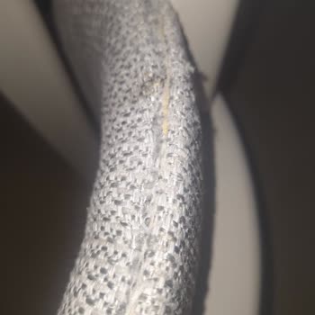 Teslim Edilen Sandalyelerde Renk Ve Kalite Sorunu, Süreçte Mağduriyet