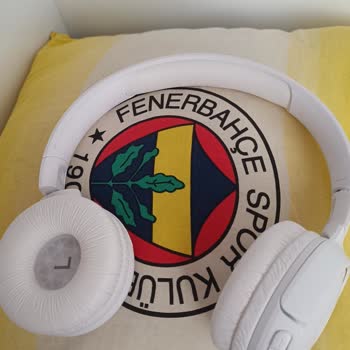 Yeni Alınan JBL Kulaklıkta Kontrolsüz Gevşeme Sorunu Yaşadım