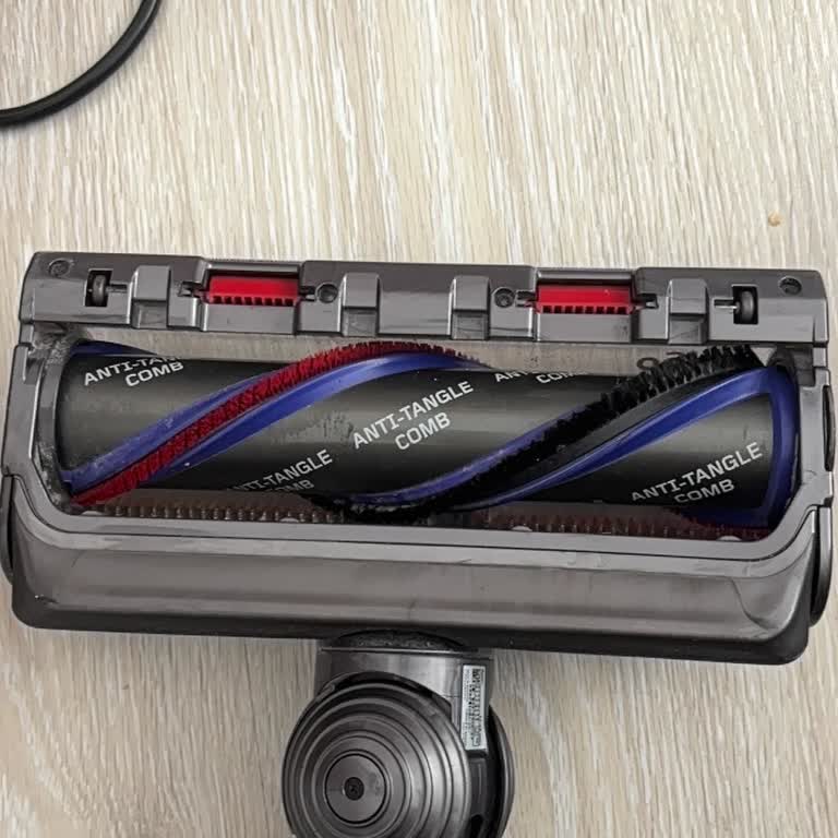 Dyson Süpürgemin Kutusu Hasarlı Ve Başlığı Deforme Geldi Müşteri Hizmetleri Yardımcı Olmadı