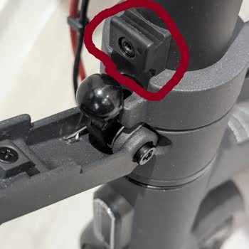 Xiaomi Scooter'ın Katlanma Parçası Kısa Sürede Arızalandı, Yüksek Onarım Ücreti Talep Edildi