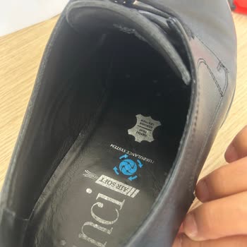 3000 TL'lik Ayakkabıda Ses Ve Yarılma, İlgisiz Mağaza Yetkilileri