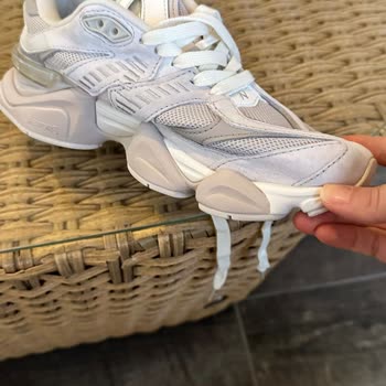 Vega Spor Satın Aldığım Ayakkabıda Ciddi Kusurlar Ve Yetersiz Müşteri Hizmeti!