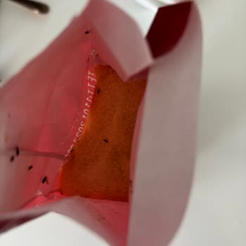 Aldığım İrmik Paketinden Böcek Çıktı, İade Talep Ediyorum