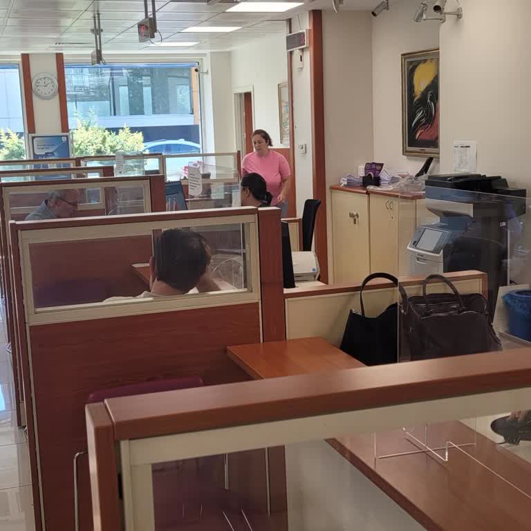 İş Bankası Eskişehir Şubesinde Sürekli Personel Eksikliği Ve Uzun Bekleme Sorunu