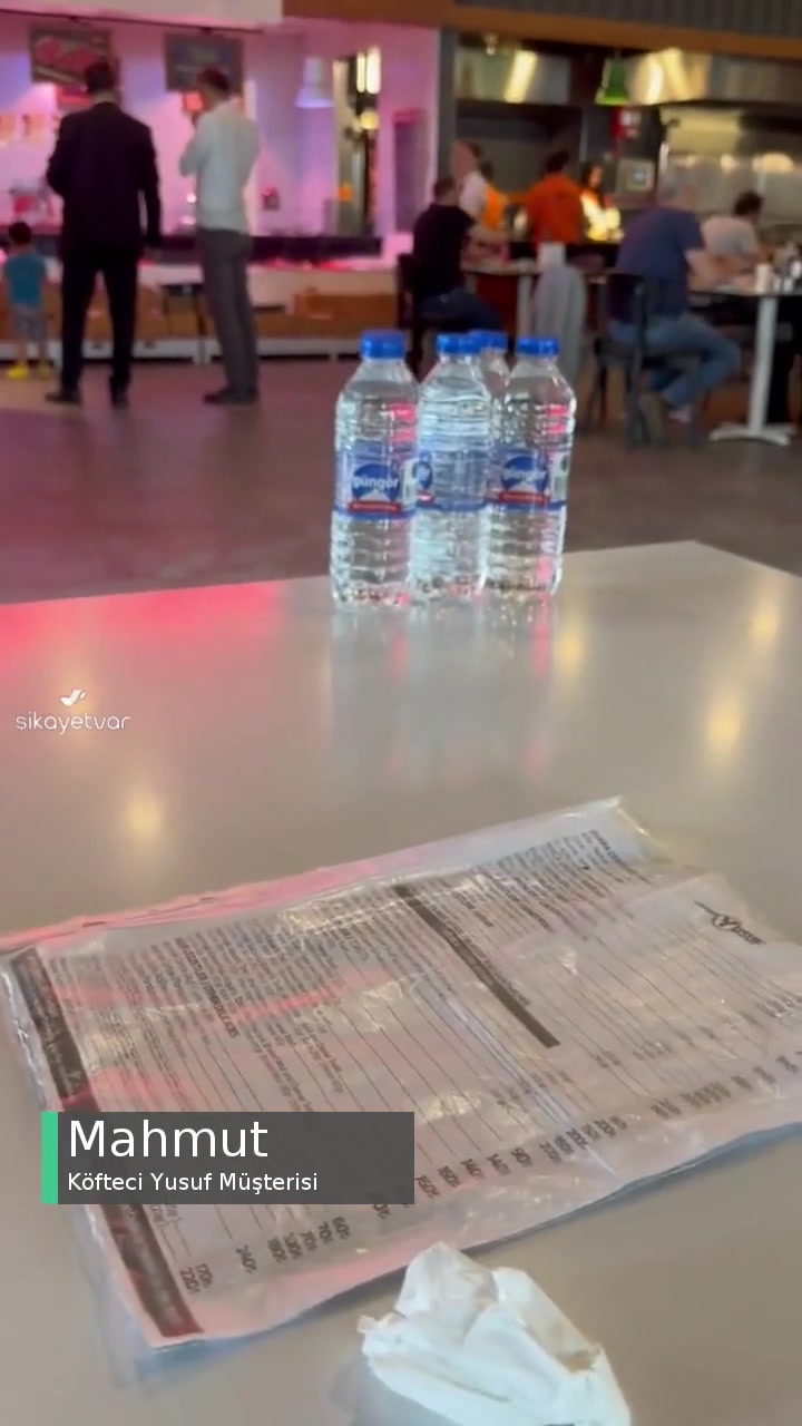 Köfteci Yusuf Mekanda Boş Masalar Varken Kapalı Deyip Müşteri Almıyorlar! videonun kapak resmi