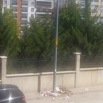 Aylarca Eksik Kalan Çöp Konteynerleri Mahalle Yaşamını Olumsuz Etkiliyor