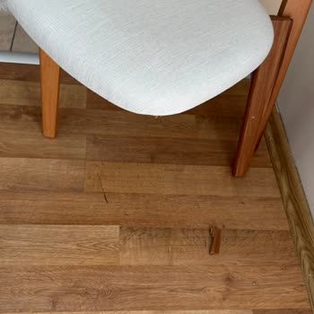 Kırık Sandalye Mağduriyeti: Hem Sağlık Hem Maddi Zarar!