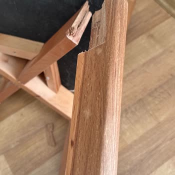 Kırık Sandalye Mağduriyeti: Hem Sağlık Hem Maddi Zarar!