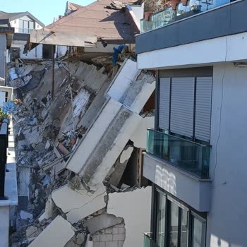 Yıkım Sırasında Alınmayan Önlemler Mahalle Sağlığını Tehdit Ediyor