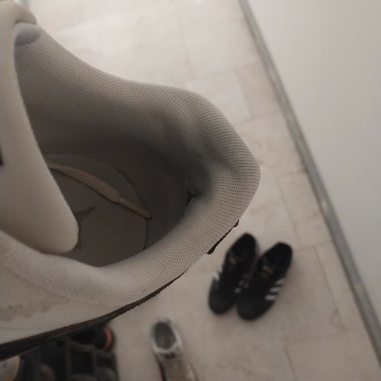 Kısa Sürede Yırtılan Ayakkabıya Olumsuz İnceleme Yanıtı Ve Mağduriyet