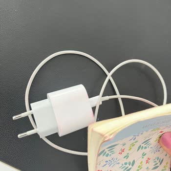 Satın Aldığım Çantanın Boyası Eşyalarıma Bulaştı, Değişim Veya Çözüm İstiyorum