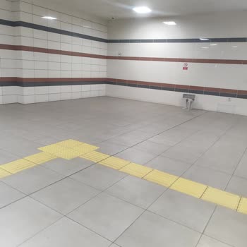 Metroda Aşırı Soğuk Klima Ve Konforsuz Koltuk Sorunu