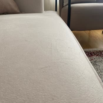 Pati Dostu Denilen Kumaşta Kedi İzi Sorunu Ve Yetersiz Müşteri Desteği