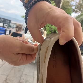 Hotiç Ayakkabıda Kısa Sürede Taban Ayrılması Ve Kalitesiz İşçilik