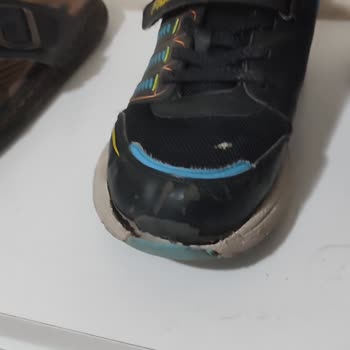 Fila Sneakers Fell Apart in Just 2 Months From Deichmann