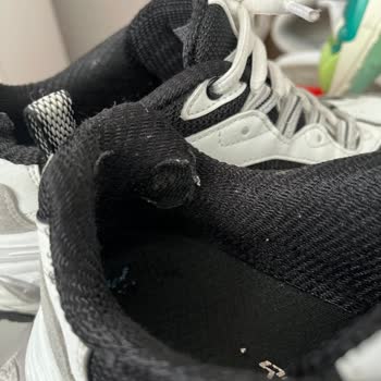 Skechers Ayakkabım 1 Ayda Yırtıldı Mağaza Değişim Talebimi Reddetti