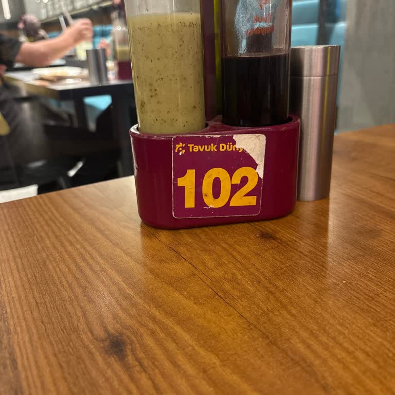 Açık Alanda Küllük Olmasına Rağmen Sigara İçmeme İzin Verilmedi