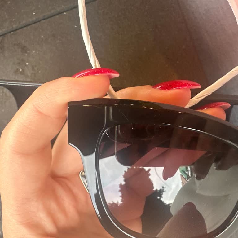 İade Sözüne Rağmen Gözlükte Çizik Bahane Edilerek Ücretim İade Edilmedi