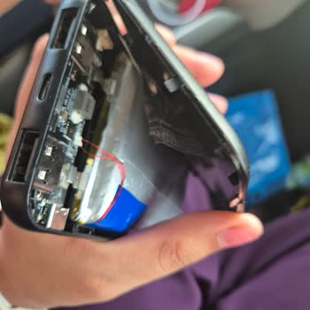 Az Kullanılan Philips Powerbankin Pili Şişti Ve Kullanmaya Korkuyorum