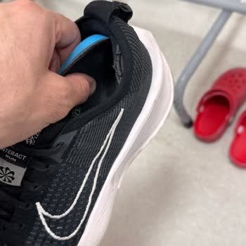 Kısa Sürede Deforme Olan Ayakkabı Ve İlgisiz Müşteri Hizmeti