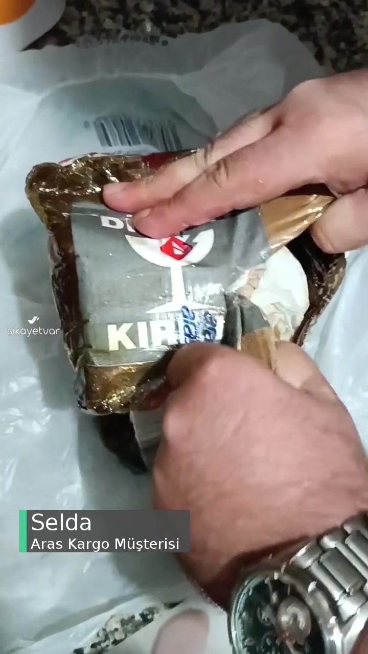 Aras Kargo Emanet Aldığı Kargoyu Kırdı videonun kapak resmi