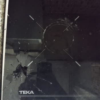 Teka Ocak Camı Kapağın Düşmesiyle Patladı, Mağduriyetim Giderilmedi