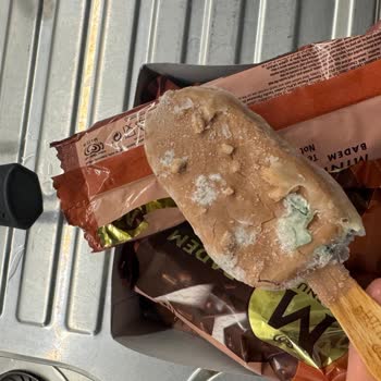 Bozuk Ve Küflü Magnum Mini Dondurma Satışı Mağduriyeti