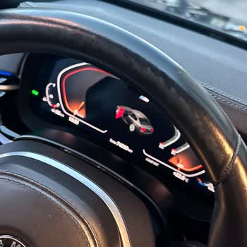 Kosifler Oto BMW 5 Serisi Direksiyon Derisinde Deformasyon Ve Garanti Talebi