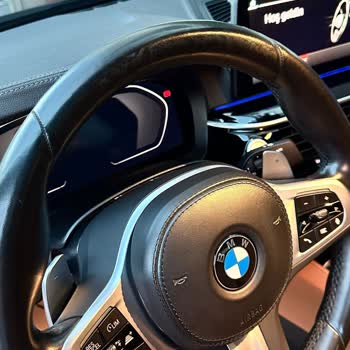 Kosifler Oto BMW 5 Serisi Direksiyon Derisinde Deformasyon Ve Garanti Talebi