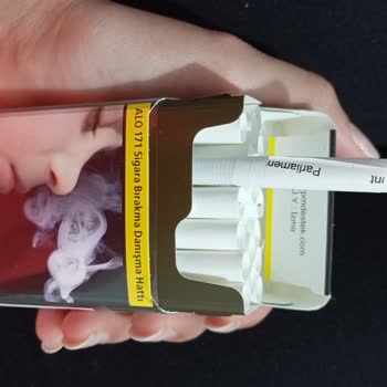 Parliament Night Blue Sigara Paketinde Hatalı Üretim Ve Özensiz Paketleme Sorunu