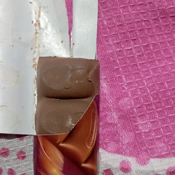 Aldığım Çikolatanın Şekli Bozuk Ve Tadı Kötü Çıktı