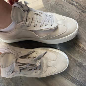 Yeni Alınan Sneakerın Kısa Sürede Yırtılması Ve Değişim Talebi