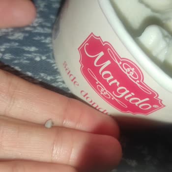 Dondurma İçinden Taş Çıkmasıyla Yaşanan Hayal Kırıklığı