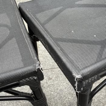 Eski Sandalye Yüzünden Pantolonum Yırtıldı Ve Bacağım Kanadı