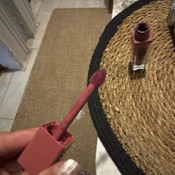 Kuru Ve Dağılmayan Ruj, Kötü Fırça Deneyimi