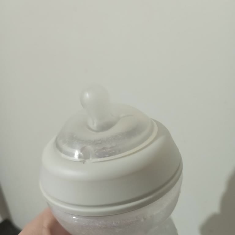 Biberonun Emziği Sürekli İçine Kaçıyor Bebeğim Mamayı İçemiyor