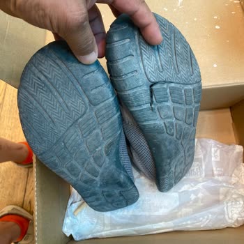 Solicito cambio de Camper Peu Paty por rotura en la suela