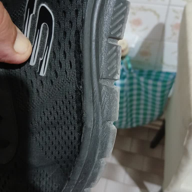 Kısa Sürede Yırtılan Spor Ayakkabı Ve İade Sorunu