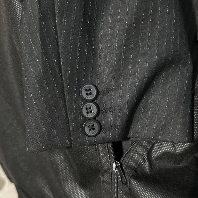 Tadilat Sonrası Takım Elbise Sorunu ve Fatura Eksikliği Şikayeti