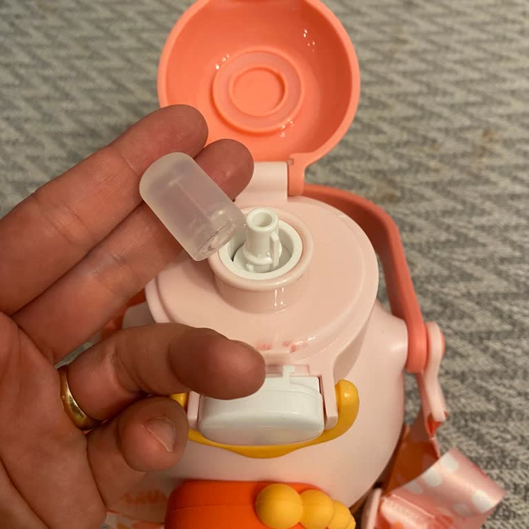 Emsan Dino Sulukta Pipet Güvenlik Sorunu Çocuklar İçin Tehlikeli