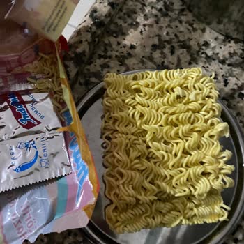 Aldığım Noodle Paketlerinde Eksik Ürün Sorunu