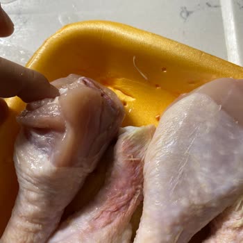 A101'den Alınan Keskinoğlu Tavukta Hijyen Ve Kalite Sorunu