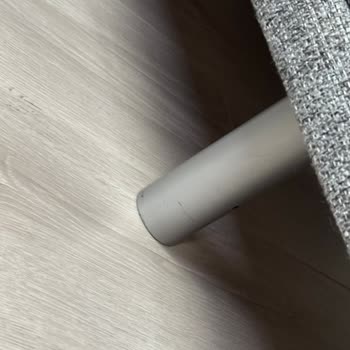 Bellona'dan Aldığım Koltuk Takımının Ayakları Uyumlu Değil, Parkelerim Zarar Gördü