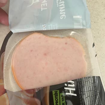 Aldığım Salamın Ambalajı Açıldığında Isırılmış Gibiydi, Şikayetime Yanıt Alamadım